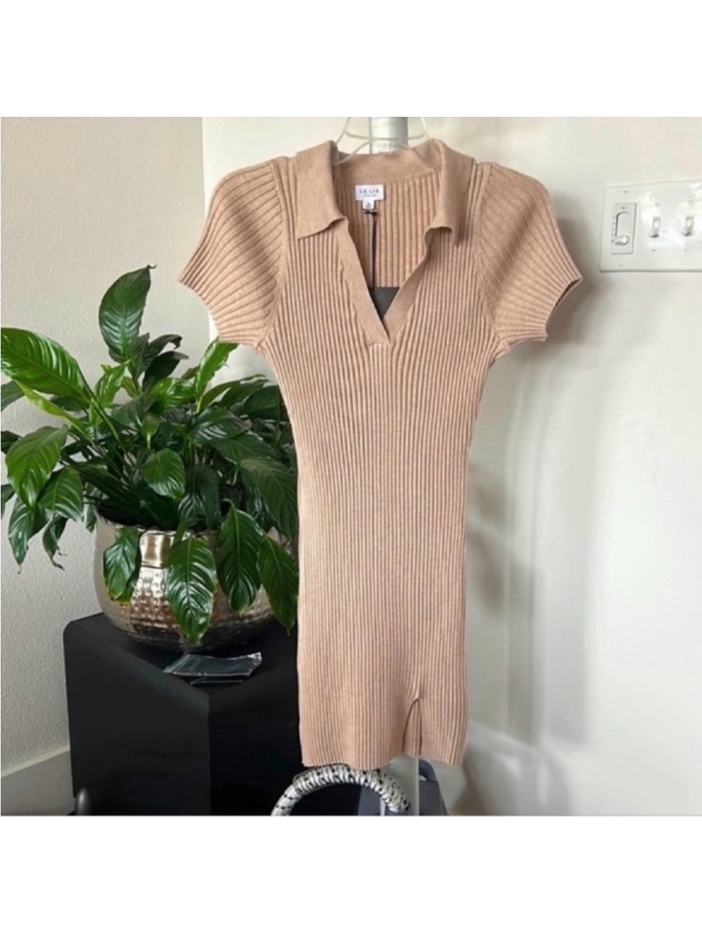NWT Le Lis Ribbed Knit shirt Polo mini dress Sz M Taupe Collared Short Sleeve